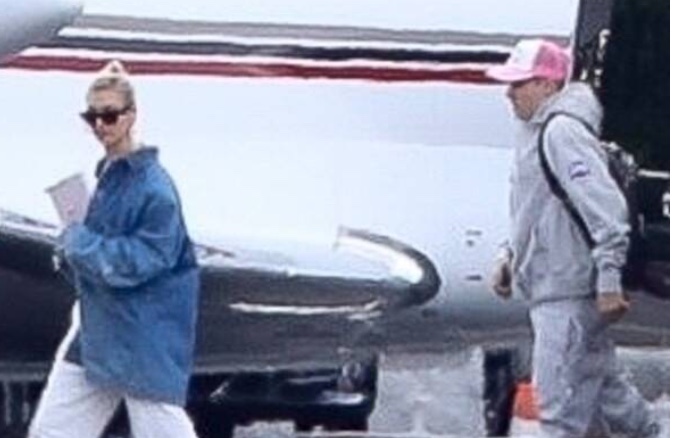 Justin Bieber dan Hailey Bieber Berangkat di Pesawat Pribadi Menjelang Pernikahan Kedua