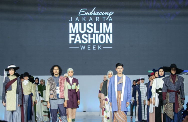 Lewat Karya-karya Desainer Indonesia, Embracing Jakarta Muslim Fashion Week 