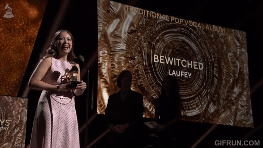 Laufey Rayakan Kemenangan di GRAMMY® Awards dengan Video Performa Langsung dari "Valentine"