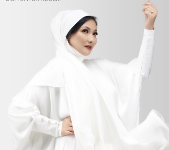 Fryda Lucyana Menghadirkan Lagu "Doa Untuk Negeri" dalam Album Religi "Nabiku Cintaku"
