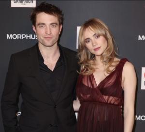 Suki Waterhouse dan Robert Pattinson telah menyambut kelahiran anak pertama mereka bersama.
