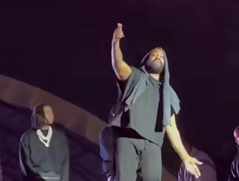  Kanye West Kabarnya Umumkan Pensiun dari Musik Profesional