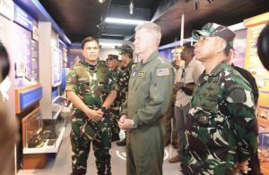  KASAL dan Panglima TNI Tinjau Latihan Staffex dan Cyberex dalam Latgabma Super Garuda Shield 2024 di Surabaya