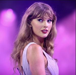 Taylor Swift Rayakan Ulang Tahun ke-35 dengan Pesta Bertema Eras yang Memukau