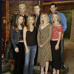 Buffy the Vampire Slayer Tayang Perdana dan Menjadi Serial Kultus Ikonik