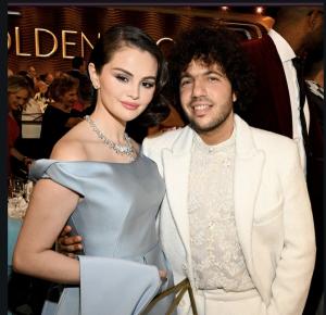 Selena Gomez Bantu Benny Blanco Rapikan Alis, Reaksi Warganet Positif!