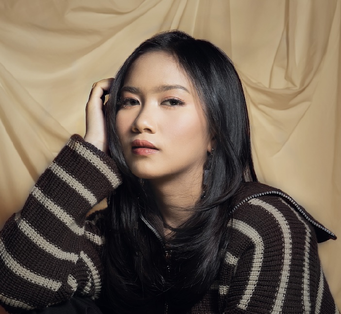 Deborah Hanna Rilis Versi Baru “Gantung”, Angkat Nuansa Sendu Lagu Legendaris Melly Goeslaw 