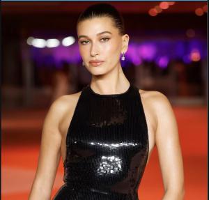 Hailey Bieber Umumkan Dua Kista Ovarium, Kurang Setahun Pasca Melahirkan